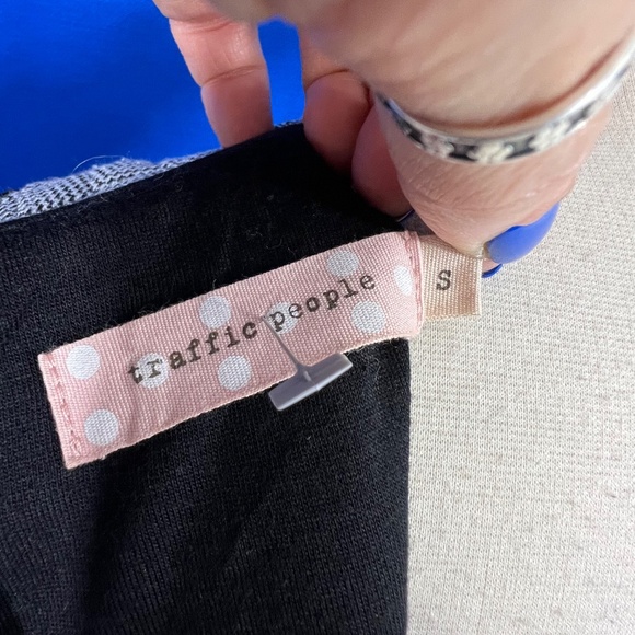 👗|•TRAFFIC PEOPLE•| Beautiful Quilted Tweed Lace Trim Dress Size 'Small' (XS) - Picture 8 of 9